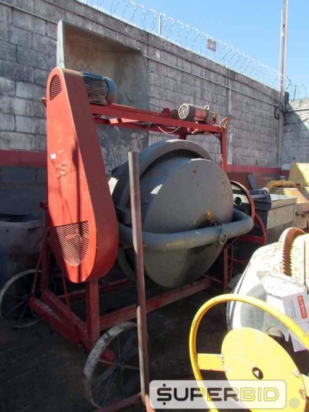 BETONEIRA ELÉTRICA CSM 600 LITROS. (Ref.: JAG)
