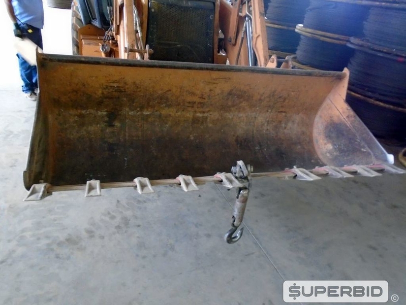 RETROESCAVADEIRA CASE 580M 4X4, ANO: 2011, CAP: CAÇAMBA: 1M3., SÉRIE: HBZN580MVBAH01498 (Ref: SBQ / TP18853)