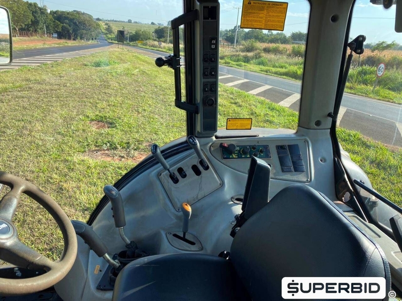 TRATOR AGRÍCOLA VALTRA BH200, ANO: 2013, SÉRIE: V200371567 (Ref: 1)