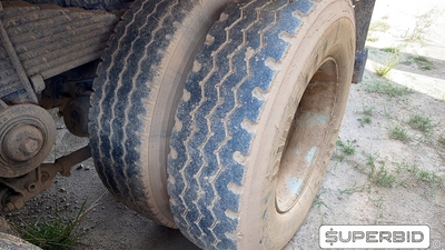 CAMINHÃO BASCULANTE  VOLVO VM 330 6X4R, 2013/2013, Placa FINAL 8 (RJ),