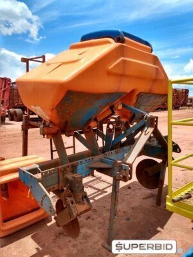 DISTRIBUIDORA DE ADUBO DMB, ANO: 2013, SÉRIE: 80622 (Ref.: 1237)