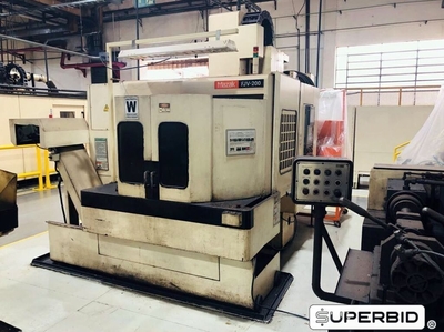 MÁQUINA CNC COMANDO FANUC 640 M MAZAK COM 3 EIXOS