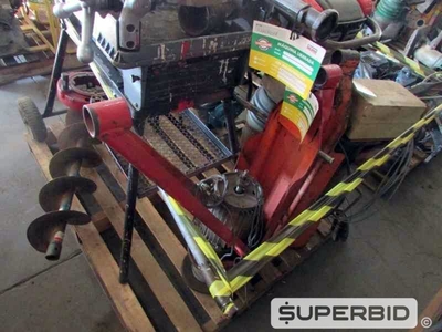 COMPACTADOR DE SOLO WACKER NEUSON, GUINCHO DE COLUNA, ROSQUEADEIRA, TRADO PERFURADOR E OUTROS, (07 PÇ.) (Ref.: JBX)