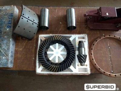 APROXIMADAMENTE 773 MATERIAIS DIVERSOS PARA VEÍCULOS