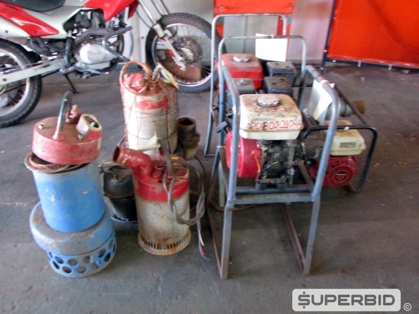 02 MOTORES DE ACIONAMENTO Á GASOLINA 5CV , 04 BOMBAS SUBMERSÍVEL, 01 BOMBA CENTRÍFUGA Á GASOLINA (Ref.: PBQ)