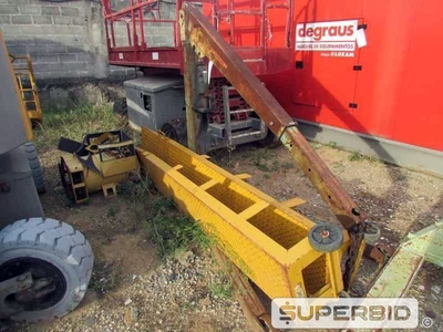 SUCATAS DE: PALETEIRA PALETRANS, GUINCHO GIRAFA TIL MARCONI, GERADOR OLYMPIAN, PRENSA PNEUMÁTICA E PLATAFORMA, (07 PÇ.) (Ref.: JDX)