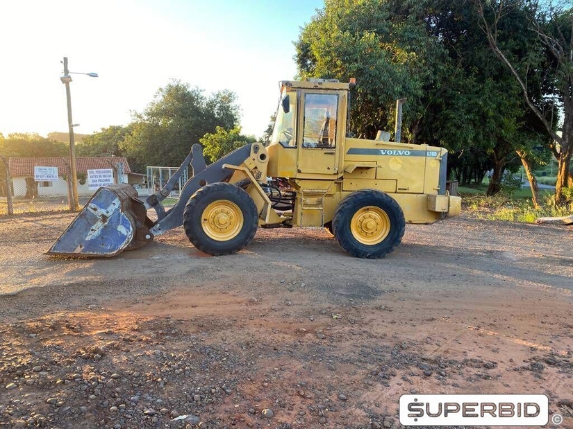 PÁ CARREGADEIRA VOLVO L70D, SÉRIE: XL70DP70332X (Ref: 9)