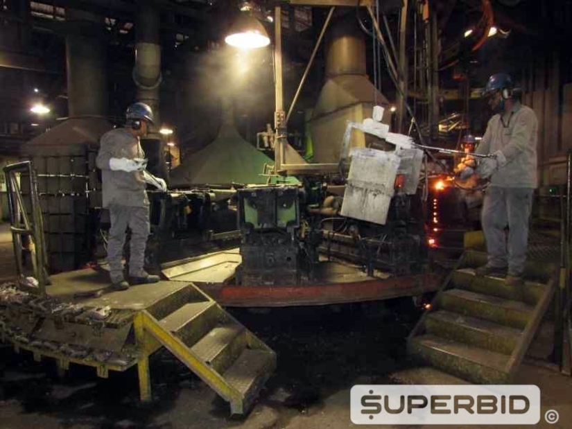 CARROSSEL PARA FUNDIÇÃO FABRICAÇÃO PRÓPRIA PARA MOLDAGEM DE PEÇAS EM FERRO GUSA E AÇO COM QUEIMADOR E EXAUSTORES (Ref.: Carrossel 4)