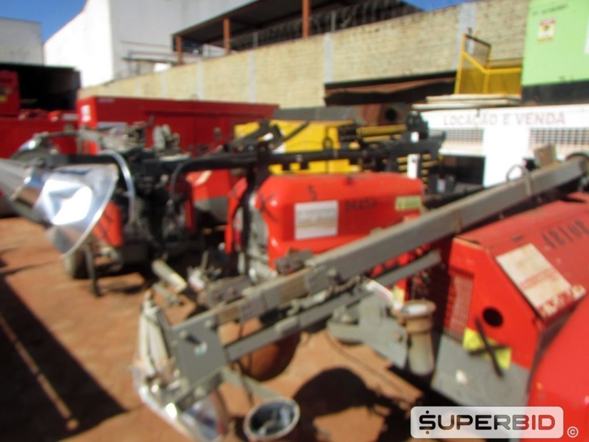 04 TORRES DE ILUMINAÇÃO TEREX E ALTLAS, MOD.: RL400 E QLTM20 (Ref.: PAV)