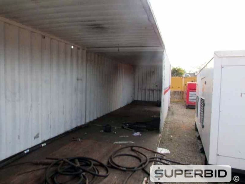 02 CONTAINERS EM AÇO, UTILIZADOS COMO STAND DE LOJA DE CONSTRUÇÃO. (Ref.: JEF)