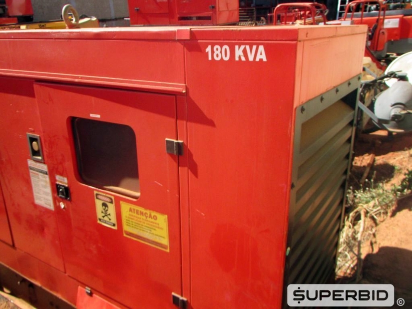 ALTERNADOR CABINADO P/ GERADOR, CAP.:  150 KVA (Ref.: PAT/ 207942121)