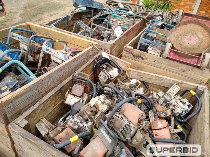 SUCATA DE MÁQUINAS DE POLICORTE, MOTORES BRANCO, MOTOSERRAS, MOTOVIBRADORES E MAGOTES. (Ref.: SCO)