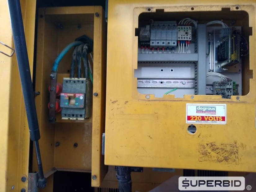 GRUPO GERADOR A DIESEL OLYMPIAN GEP447 SÉRIE:OLY00000TB4D03129 ANO: 2010 70KVA. (Ref.: SP)