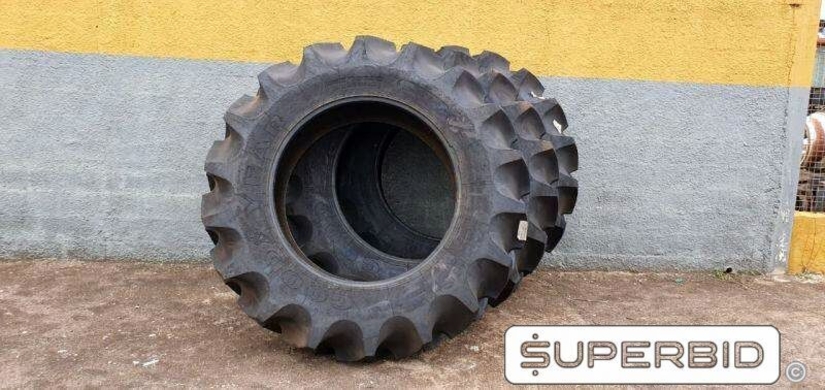 03 PNEUS GOODYEAR 520/85 R42 NOVOS, SEM USO