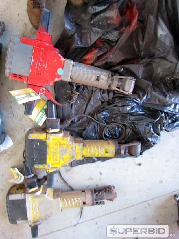 03 DEMOLIDORES ELÉTRICOS BOSCH, CAP.: 30KG, MOD.: GSH 27 (Ref.: PAE)