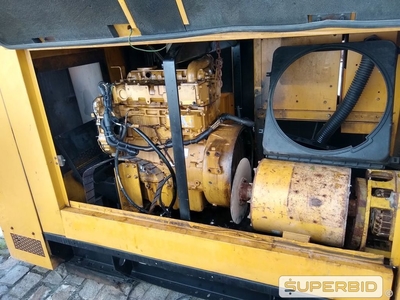 GRUPO GERADOR A DIESEL OLYMPIAN GEP657 SÉRIE:OLY00000JB4D03202 ANO: 2010 70KVA. (Ref.: SG)