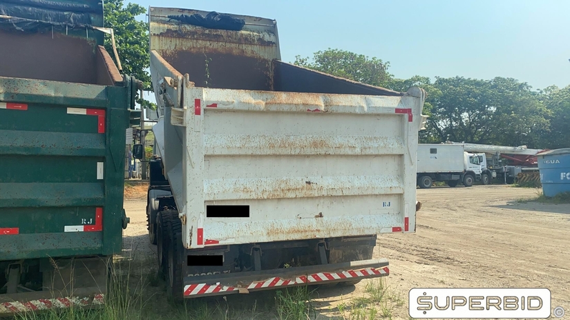 CAMINHÃO BASCULANTE VOLVO VM 330 6X4R, 2013/2013, Placa FINAL 9 (RJ), (Ref.: IBG)