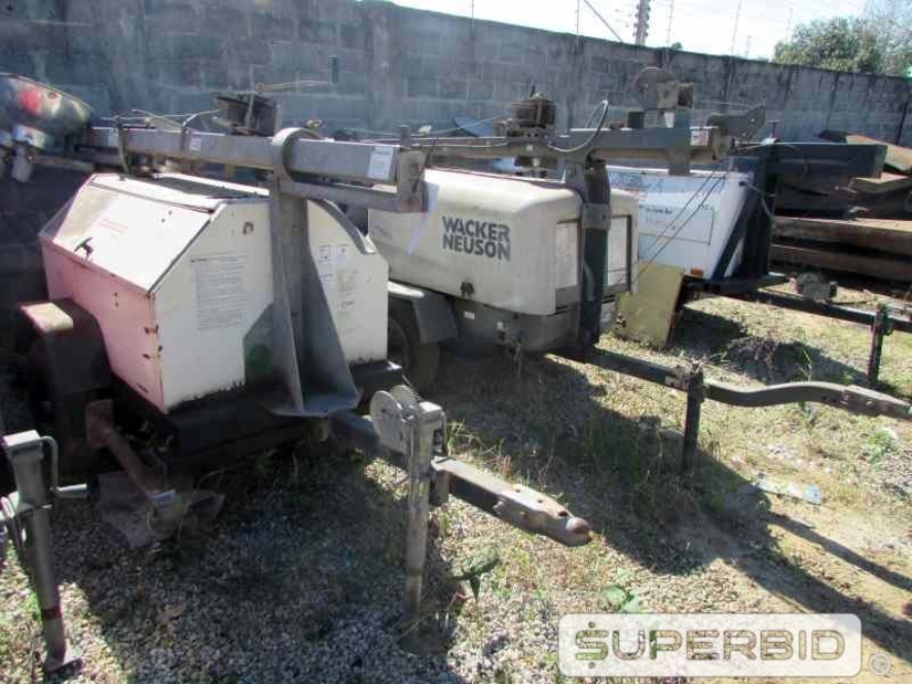 TORRE DE ILUMINAÇÃO Á DIESEL WACKER NEUSON LT6L E TORRE DE ILUMINAÇÃO Á DIESEL TEREX RL4000, ANO: 2008, SÉRIE: RL408-2436, (02 PÇ.). (Ref.: JEP)