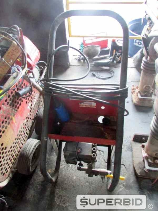 SUCATAS DE: GUINCHO DE COLUNA, LAVADORAS ALTA PRESSÃO, PLACAS VIBRATÓRIA E GERADOR 14 KVA, (06 PÇ.) (Ref.: JCL)