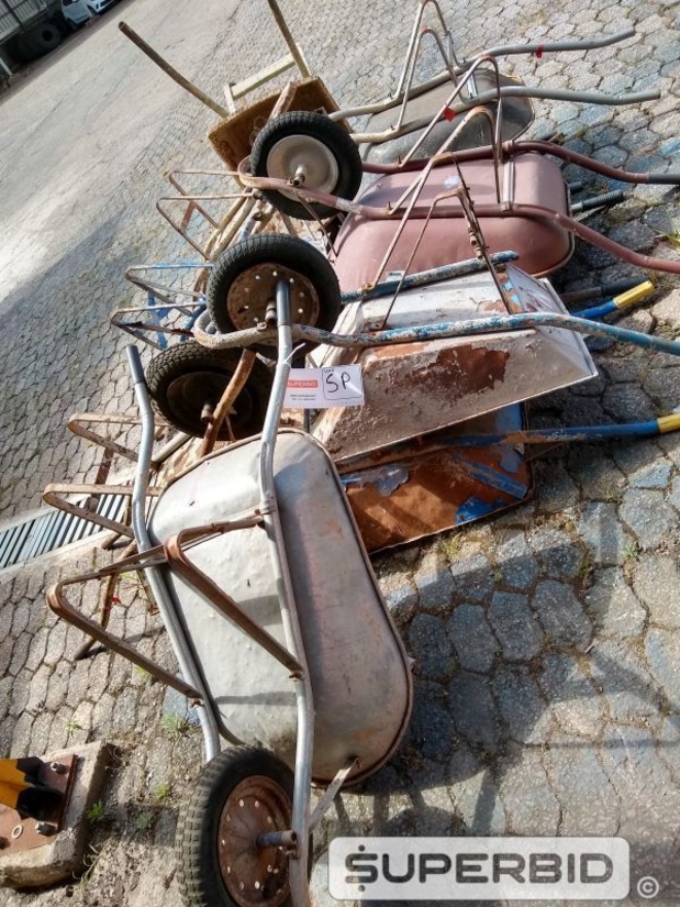 CARRINHOS DE MÃO, BARRACAS DE LONA, MOVEIS EM GERAL E CAIXAS D'ÁGUA. (Ref.: SP)
