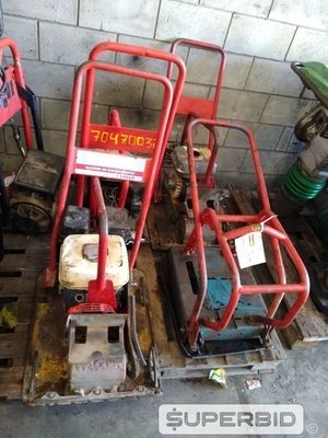 03 PLACAS VIBRATÓRIAS WACKER NEUSON VP 1550 80 KG E 01 PLACA VIBRATÓRIA WEBER CG2 80 KG. (Ref.: SC)