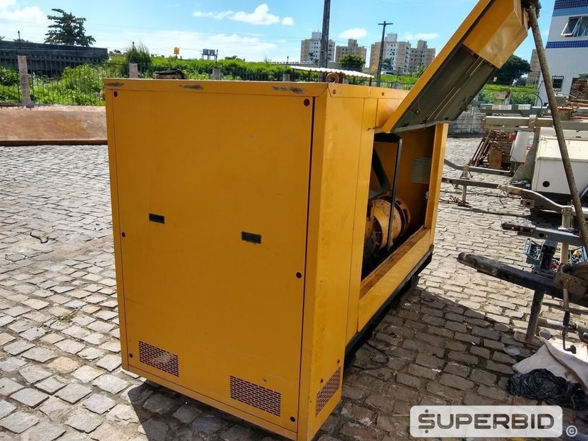 GRUPO GERADOR A DIESEL OLYMPIAN GEP657 SÉRIE:OLY00000JB4D03202 ANO: 2010 70KVA. (Ref.: SG)