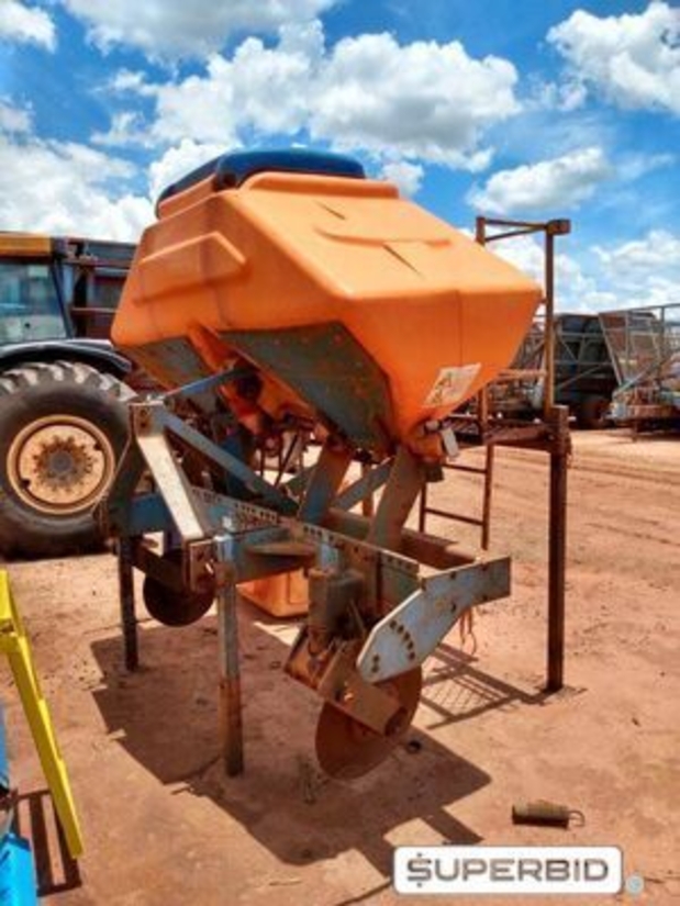 DISTRIBUIDORA DE ADUBO DMB, ANO: 2013, SÉRIE: 80622 (Ref.: 1237)