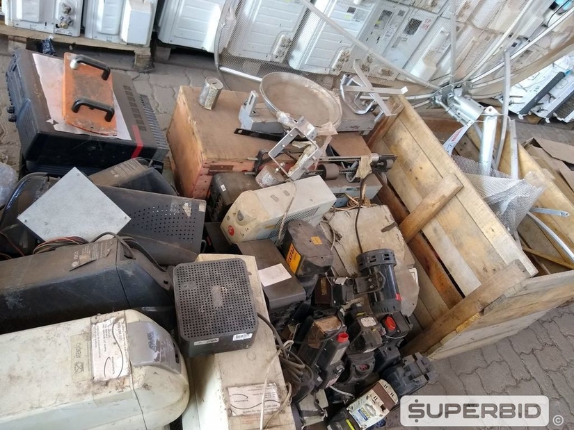 SUCATA DE VENTILADORES E APARELHOS ELETÔNICOS EM GERAL. (Ref.: SF)