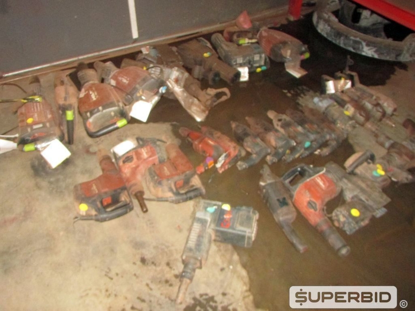 SUCATA DE CANELETEIRA ELÉTRICA, ROMPEDOR ELÉTRICO, FURADEIRA DE IMPACTO E OUTROS (APROX 31 PÇS) (Ref.: PAZ)