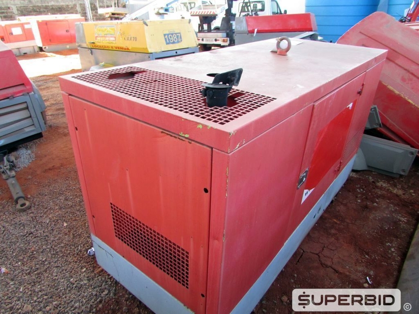 GRUPO GERADOR SILENCIADO DIESEL 78/81 KVA (Ref.: FEU)