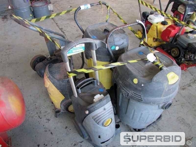 LAVADORA DE ALTA PRESSÃO KARCH E ASPIRADOR DE ÁGUA E PÓ KARCH. (Ref.: JCY)