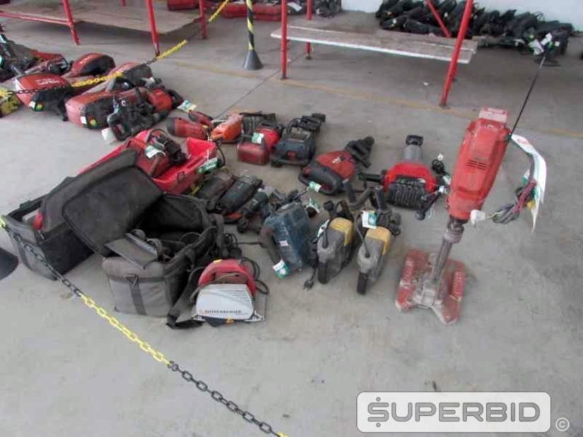 PERFURATRIZ DIAMANTADA, TESOURA FACA ELÉTRICA, CANALETEIRA ELÉTRICA, PISTOLA FINCA PINO E OUTROS, (20 PÇ.) (Ref.: JDQ)