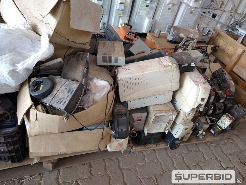 SUCATA DE VENTILADORES E APARELHOS ELETÔNICOS EM GERAL. (Ref.: SF)