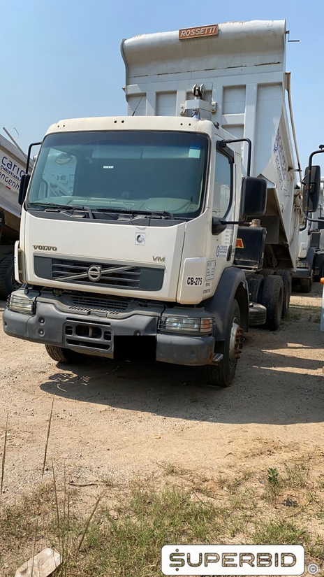 CAMINHÃO BASCULANTE  VOLVO VM 330 6X4R, 2013/2013, Placa FINAL 4 (RJ),  (Ref.: IBO)