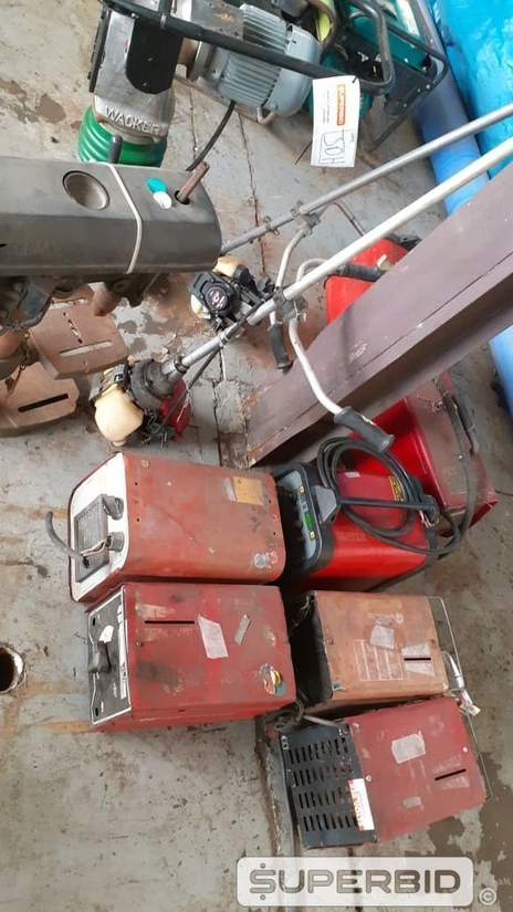 INVERSORAS DE SOLDA, ROÇADEIRA, COMPACTADOR DE SOLO WACKER NEUSON E FURADEIRA DE COLUNA, (11 PÇ.) (Ref.: JDH)