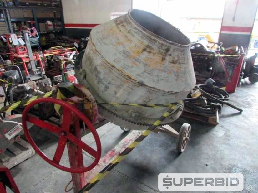 BETONEIRA ELÉTRICA CSM 400 LITROS E SUCATA DE BETONEIRA ELÉTRICA CSM 400 LITROS, (03 PÇ.) (Ref.: JCH)