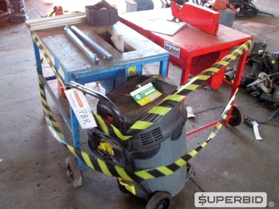 01 GUINCHO DE COLUNA ELÉTRICO, MOD.: 200KG, 01 ASPIRADOR DE PÓ, 02 SERRAS DE BANCADA P/ MADEIRA (Ref.: PBR)