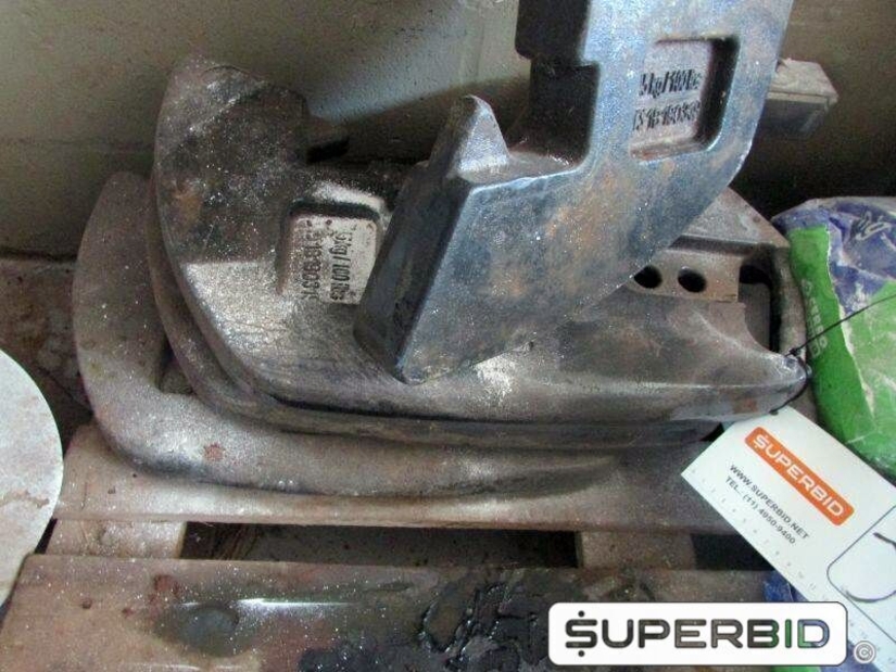 04 CONTRA PESO PARA TRATOR CASE (Ref.: JM)