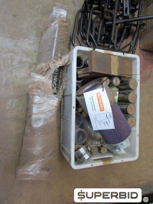 PEÇAS PARA MÁQUINAS PESADAS: BUCHAS, FILTROS, PINOS, CHAPAS DESGASTE, CAMISA, VEDADOR E OUTROS, (104 PÇ.) (Ref.: JE)