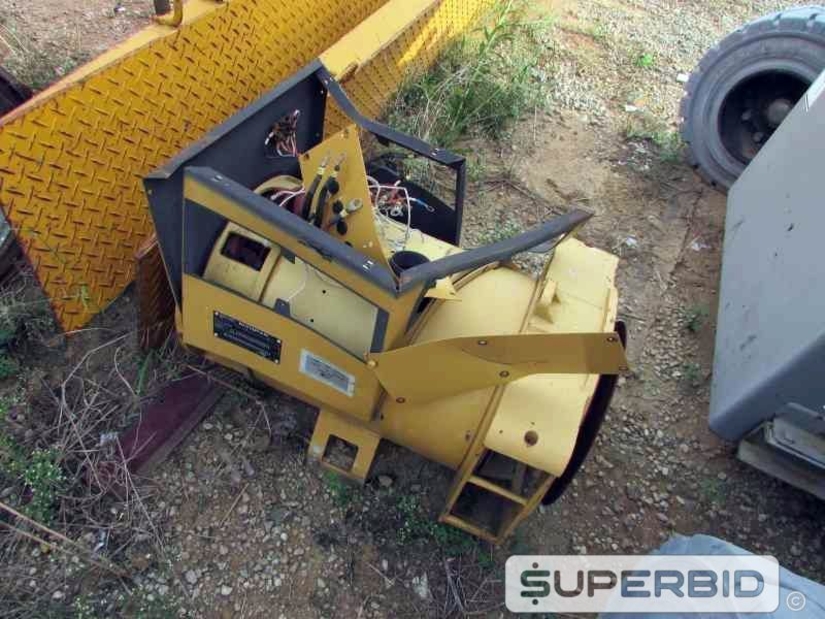 SUCATAS DE: PALETEIRA PALETRANS, GUINCHO GIRAFA TIL MARCONI, GERADOR OLYMPIAN, PRENSA PNEUMÁTICA E PLATAFORMA, (07 PÇ.) (Ref.: JDX)