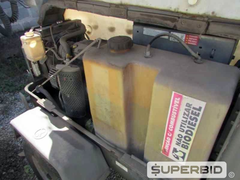 TORRE DE ILUMINAÇÃO Á DIESEL WACKER NEUSON LT6L E TORRE DE ILUMINAÇÃO Á DIESEL TEREX RL4000, ANO: 2008, SÉRIE: RL408-2436, (02 PÇ.). (Ref.: JEP)