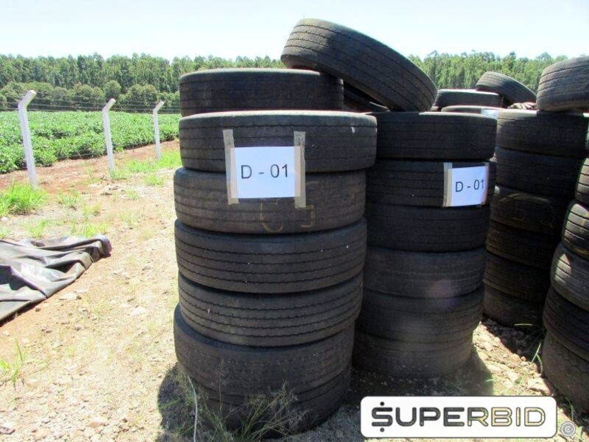 20 SUCATAS DE PNEUS 275/80 PARA REAPROVEITAMENTO (Ref.: D-01)