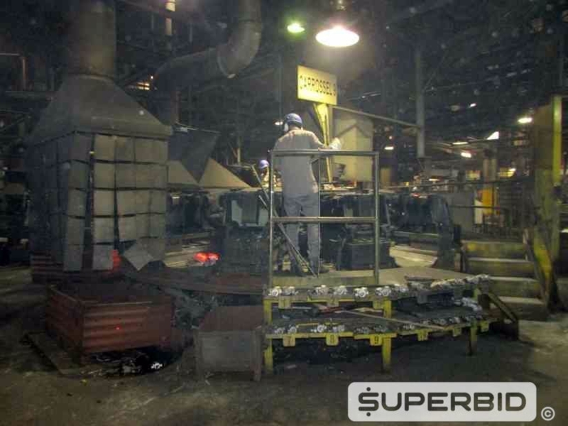 CARROSSEL PARA FUNDIÇÃO FABRICAÇÃO PRÓPRIA PARA MOLDAGEM DE PEÇAS EM FERRO GUSA E AÇO COM QUEIMADOR E EXAUSTORES (Ref.: Carrossel 9)