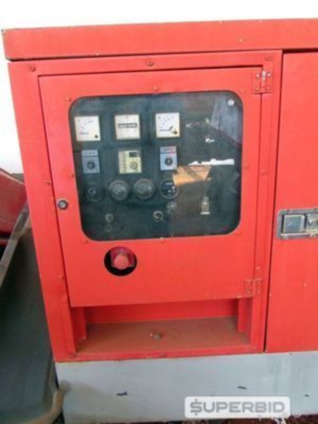 GRUPO GERADOR SILENCIADO DIESEL 78/81 KVA (Ref.: FEU)