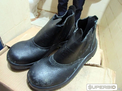 BOTINAS DE SEGURANÇA (18 PARES). (Ref.: EPI)