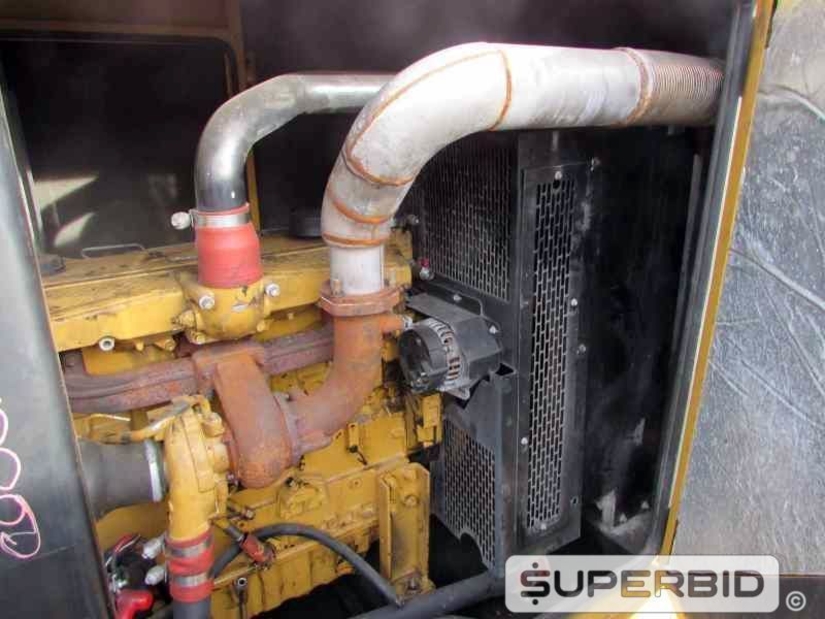 GRUPO GERADOR Á DIESEL OLYMPIAN GEP 165-3 150 KVA, (Ref.: JDZ)