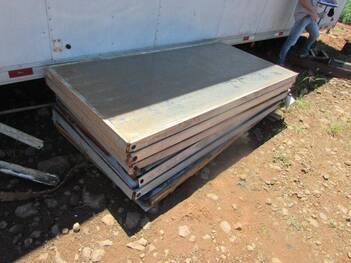 07 PLACAS SOLAR EM ALUMINIO E VIDRO, TAMANHO: APROX. 1600 X 1000 MM. (Ref.: JJ)