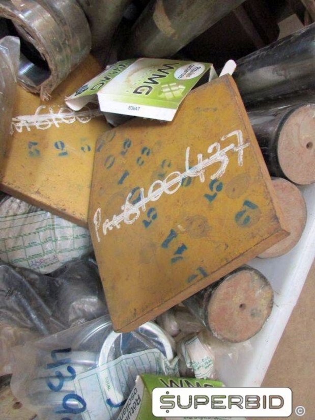 PEÇAS PARA MÁQUINAS PESADAS: BUCHAS, FILTROS, PINOS, CHAPAS DESGASTE, CAMISA, VEDADOR E OUTROS, (104 PÇ.) (Ref.: JE)