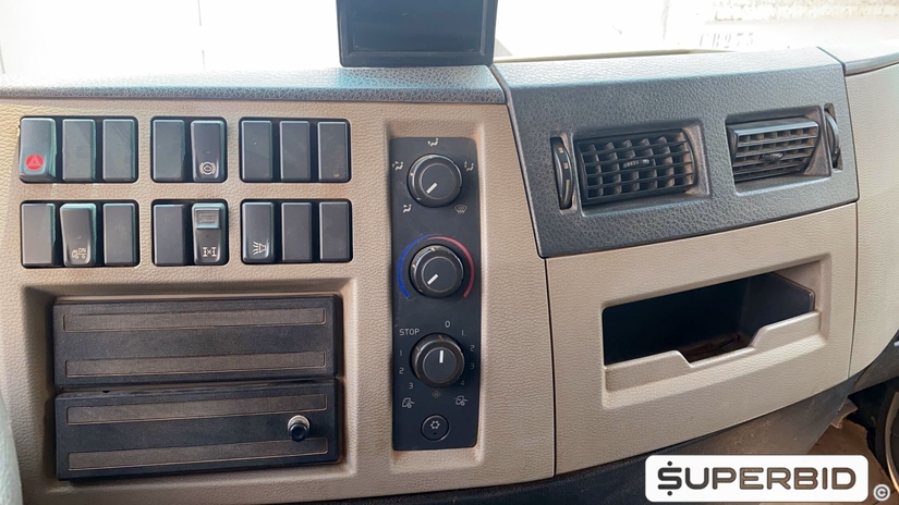 CAMINHÃO BASCULANTE VOLVO VM 330 6X4R, 2013/2013, Placa FINAL 1 (RJ), (Ref.: IBV)