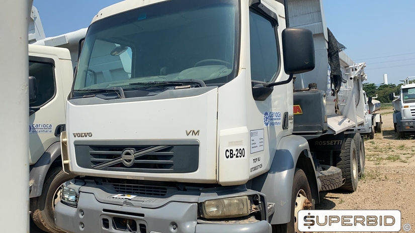 CAMINHÃO BASCULANTE VOLVO VM 330 6X4R, 2013/2013, Placa FINAL 3 (RJ), (Ref.: ICE)